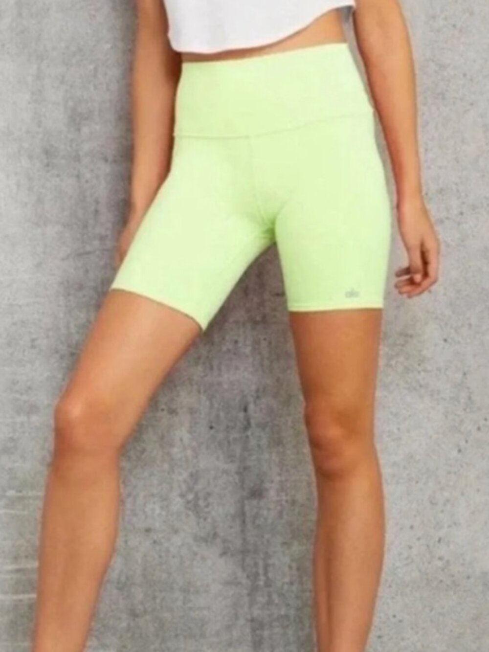 Alo Yoga Airbrush - High Waist Biker Short 5" Iced Green Tea Size M